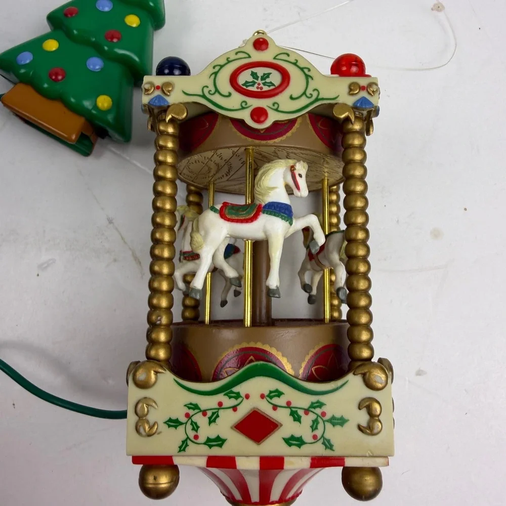Vintage House of Lloyd Classical Carousel Musical Ornament 1991 541230 Boxed